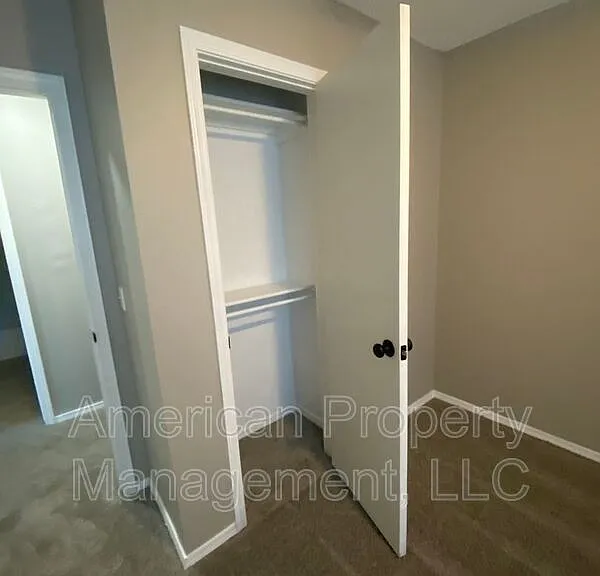 4716 NE Wisconsin St — Photo 12