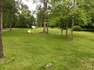 19213 Gudith Rd, Brownstown, MI 48183