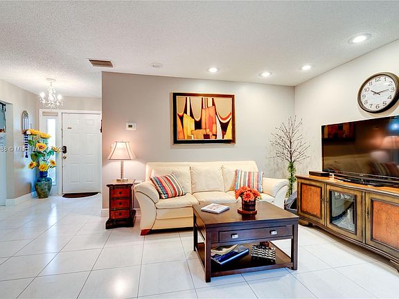3rd image of 2722 Carambola Cir N #17106
