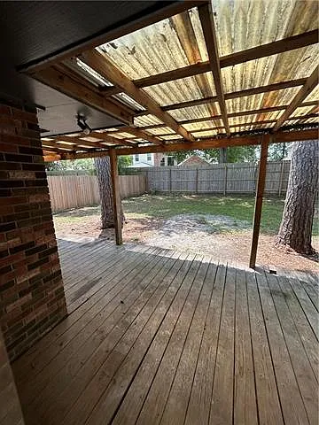 121 Chestnut St — Photo 11