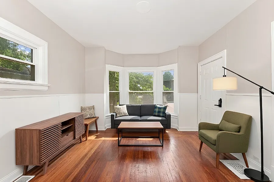 2-Bedroom Duplex Unit with In-Home Laundry on Cleveland's West Side (Welcome Section 8) — Photo 3