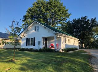 1610 E Archer Ave, Marshall, IL 62441