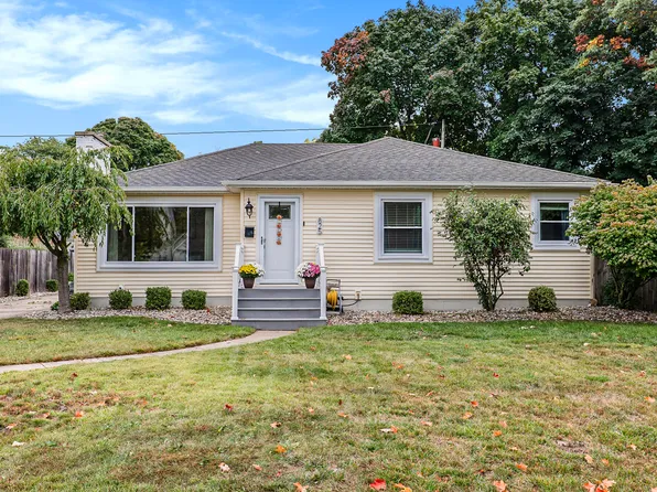 825 Moulton Ave, Muskegon, MI 49445