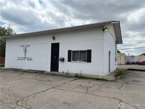 301 S Main St, New Carlisle, OH 45344