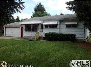 1390 Schafer Dr, Burton, MI 48509