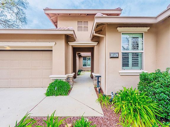 3rd image of 375 Castle Oaks Dr