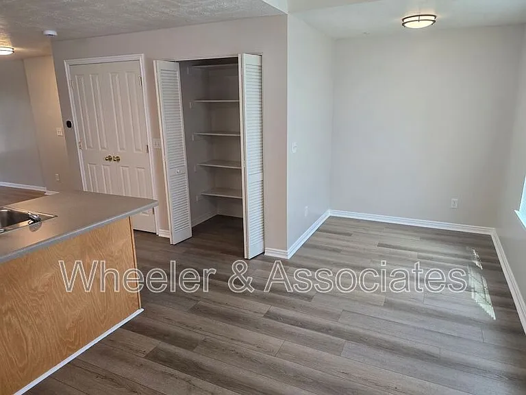 129 25th St — Photo 10