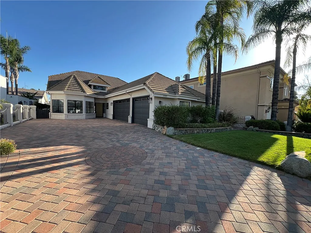 4 bed, 3415 sqft, $6,500 — Photo 2