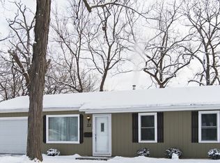 22 E Pine St, Streamwood, IL 60107