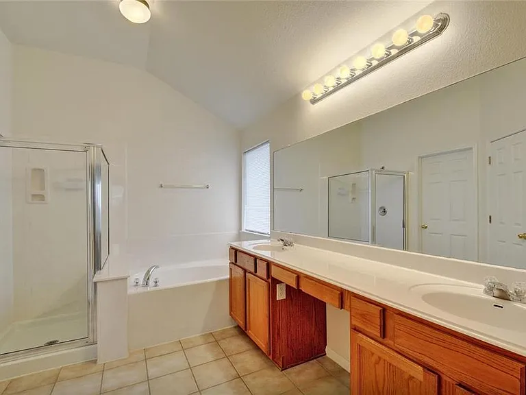 2624 Century Park Blvd — Photo 15
