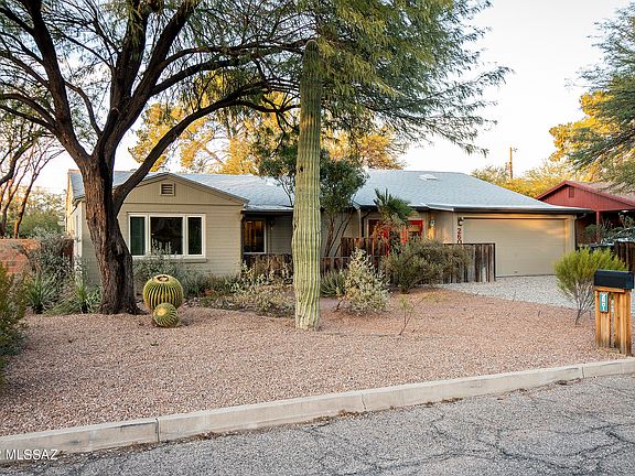 4th image of 2601 E La Cienega Dr