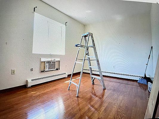 4th image of 127-18 Kew Gardens Rd #3G