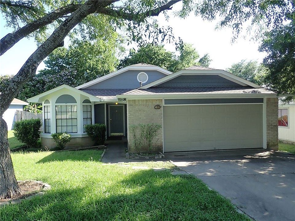 1st image of 1305 Blakeney Ln