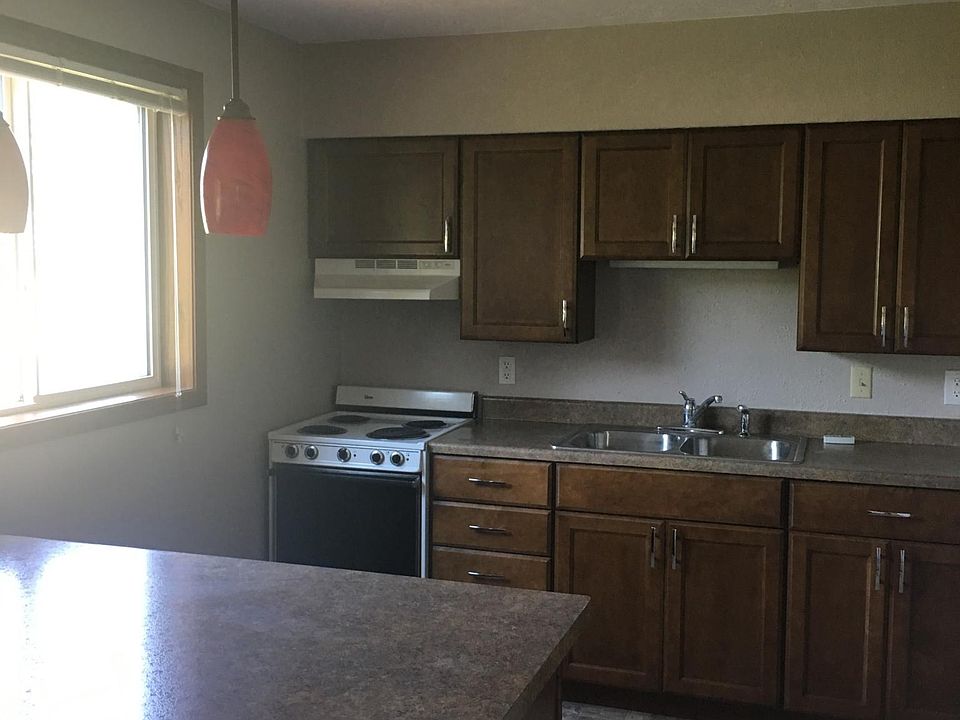 2nd image of 208 E 8th St APT 2