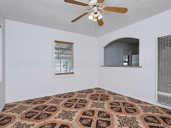 3rd image of 906 N Carolina St