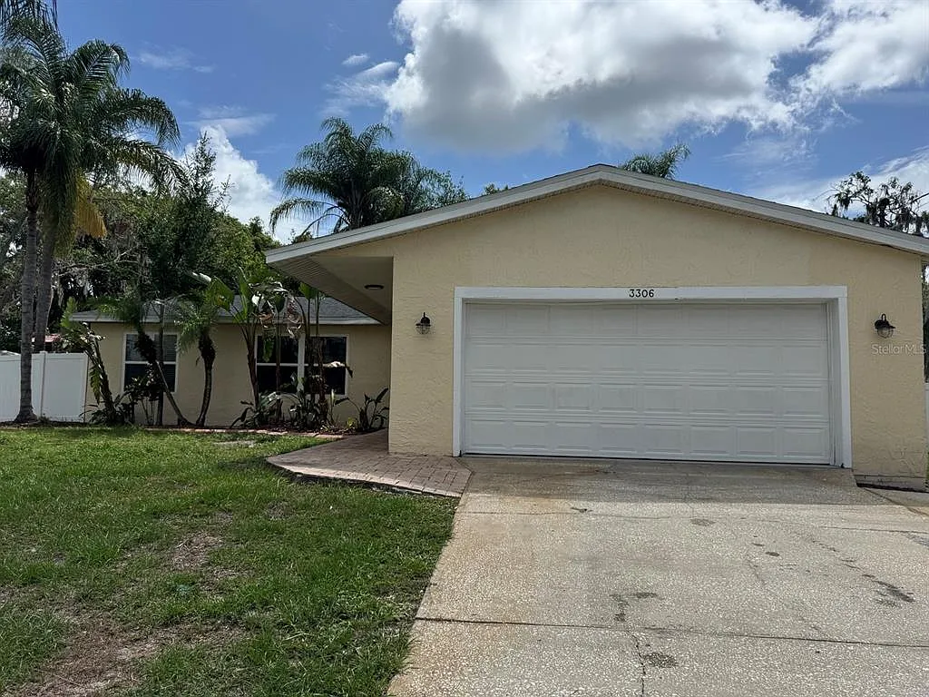 3 bed, 2.0 bath, 1782 sqft, $2,600 — Photo 1