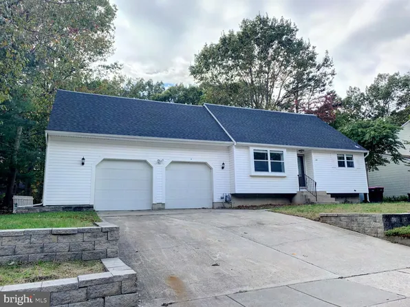 32 Sugarbush Dr, Sicklerville, NJ 08081