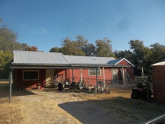 3rd image of 801 W 15th St
