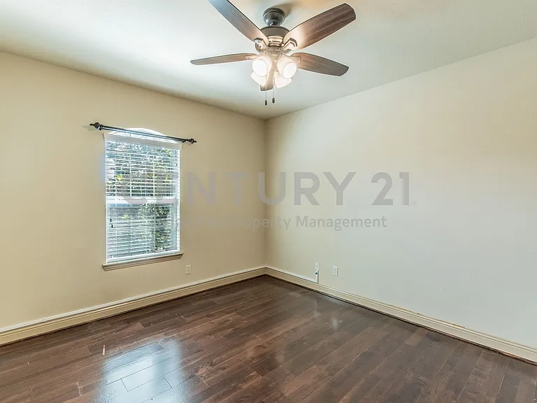 7565 Rawlins Ln — Photo 25