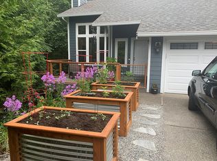 4373 Shadowood Dr, Clinton, WA 98236