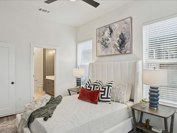 5th image of 2220 Northway #611