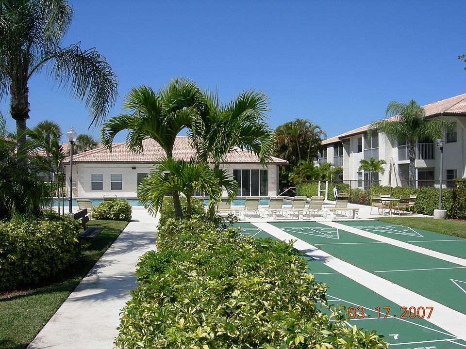 Clubhouse/Pool/Shuffle Board