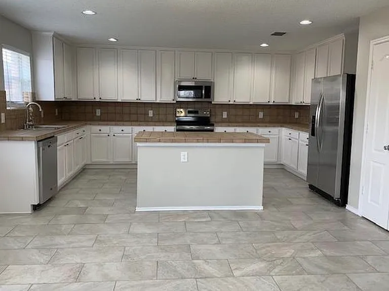 1613 Jester Ct — Photo 9