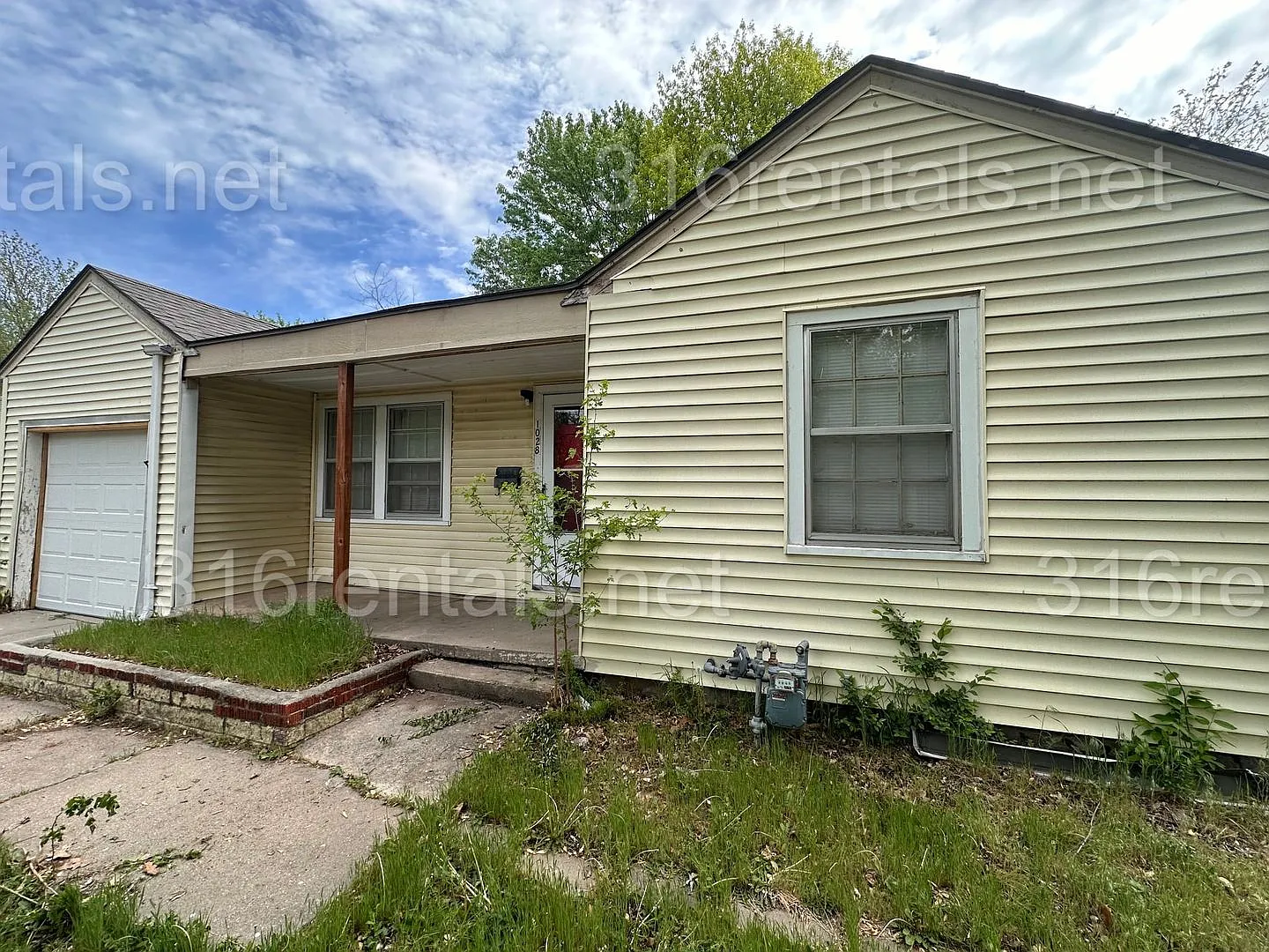 $950 - 2 bed 1 bath - Single Family Home — Photo 2