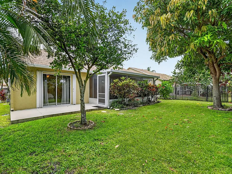 1080 Salmon Isle — Photo 31