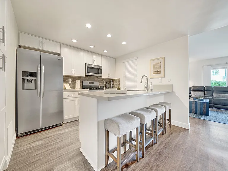 7405 Seashore Dr — Photo 9