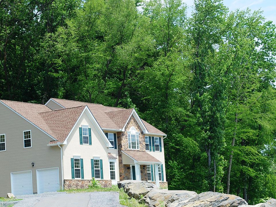 Front now has new fence 