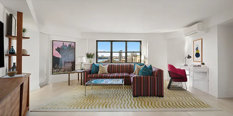 Sold by Compass | media 1