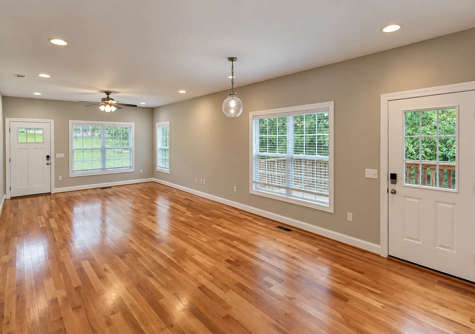 4-Bedroom, 3.5-Bath Home with Large Deck & Easy Access to Hwy 111 — Photo 2