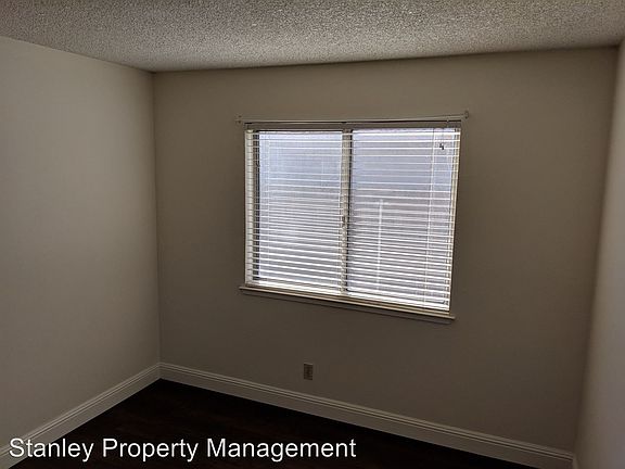 3rd image of 62 Suntrail Cir