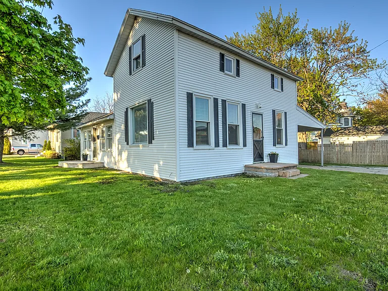 116 S Park St — Photo 34