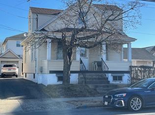 6 3rd Ave, New Hyde Park, NY 11040