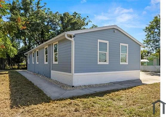 3723 Temple St — Photo 1
