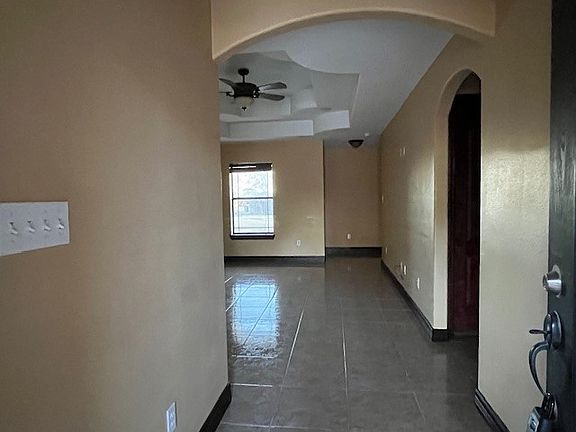 4th image of 211 E Joseph St