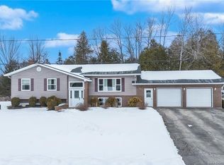122 Parkwood Dr, Woodstock, NB E7M 5G1