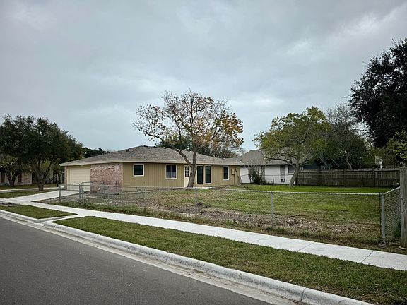 4th image of 1405 Seville Dr