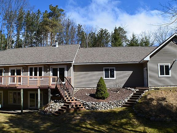 Back of home. NEW Roof.