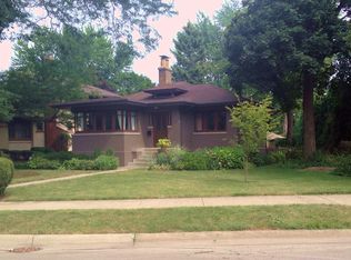 57 S Herbert Rd, Riverside, IL 60546