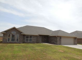 1812 Javelina Dr, Altus, OK 73521