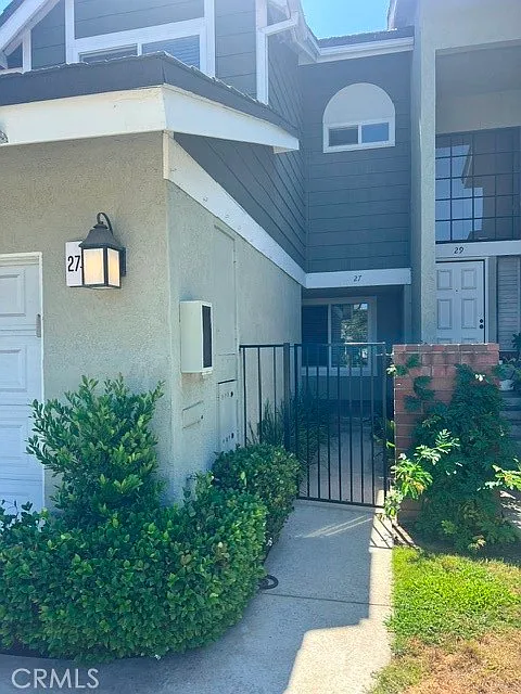 3 bed, 2.5 bath, 1578 sqft, $4,500 — Photo 2