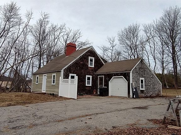 3rd image of 11 Newbury Neck Rd