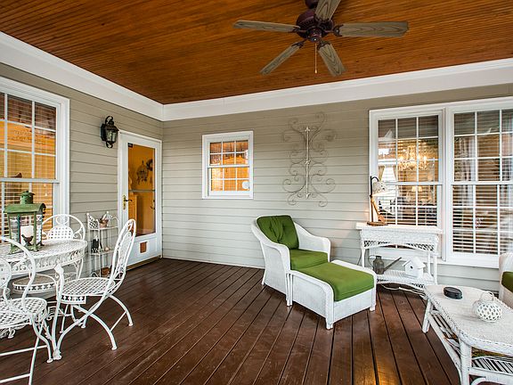 3rd image of 8416 Sandowne Ln