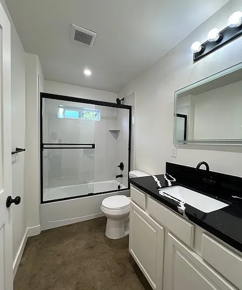 205 W 20th St — Photo 12