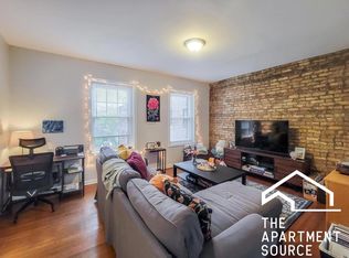 3714 N Sheffield Ave #203, Chicago, IL 60613