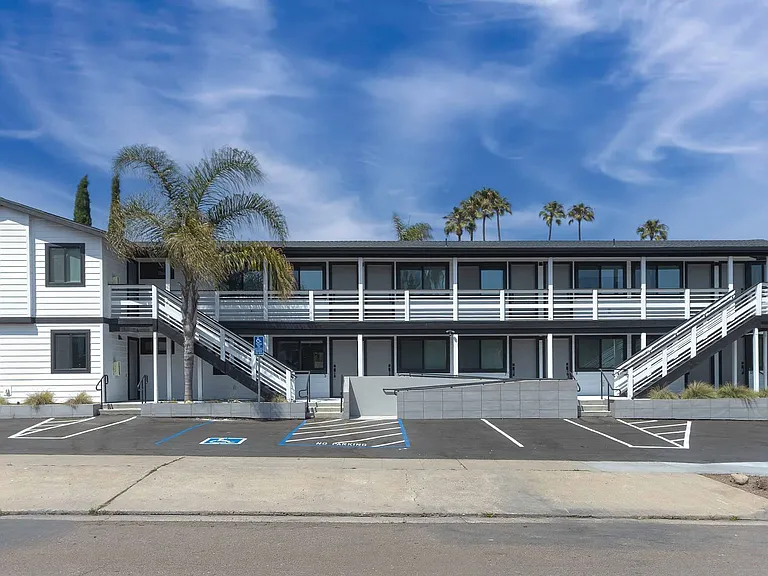 Biltmore La Jolla — Photo 1