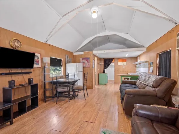 831 County Road 1207, Rusk, TX 75785